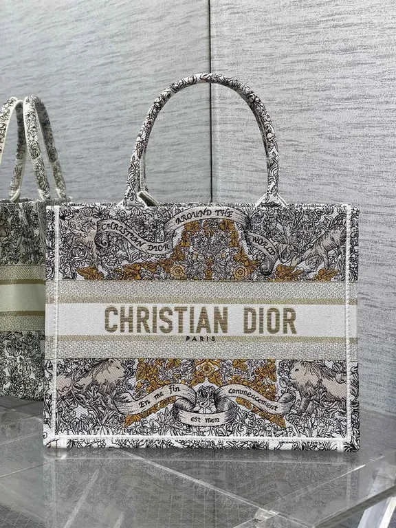 Chic Patterned Tote: Dior-Inspired Luxury Carryall — view 1