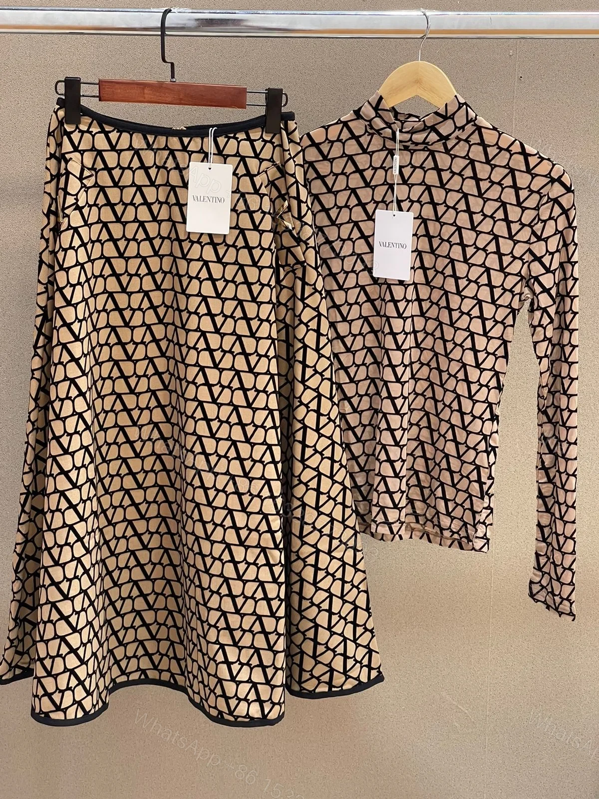 VALENTINO — view 1