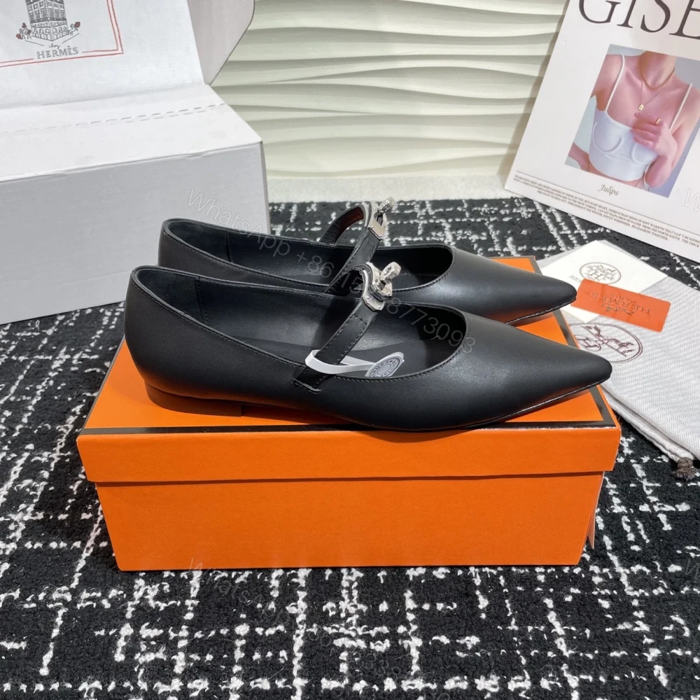 View 2 of 高仿Hermes*Kelly系列H251002Z02小牛皮休閒單鞋黑色免檢版
