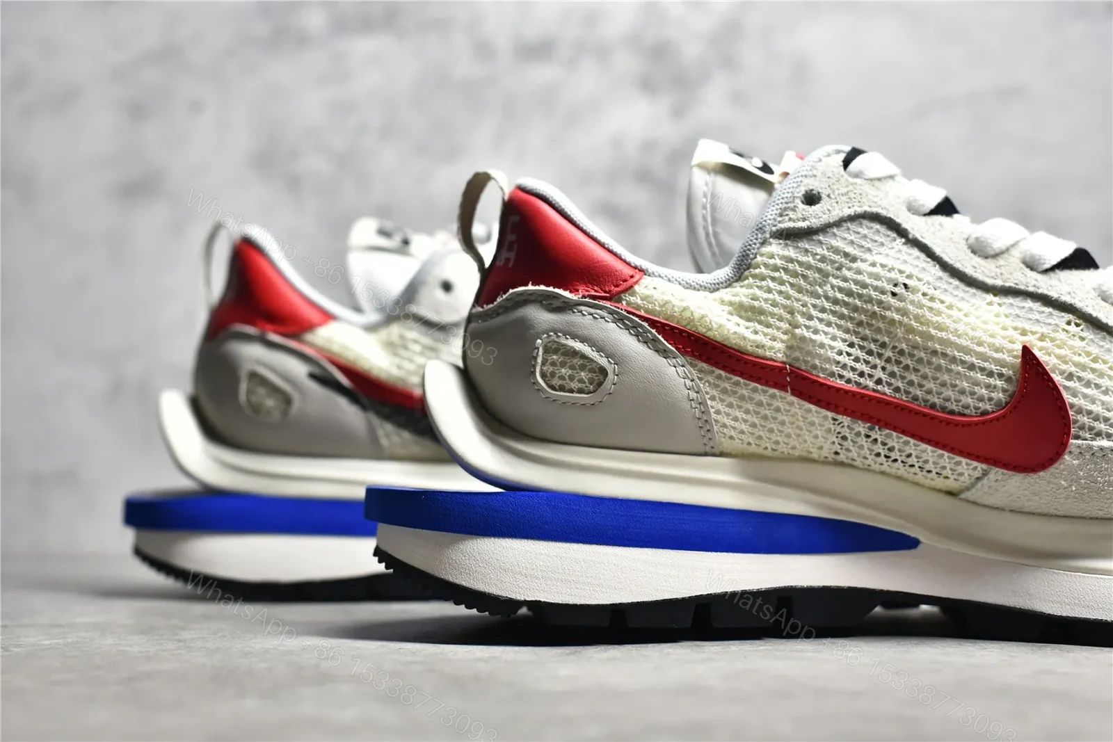 View 4 of Sacai × Nike VaporWaffle “Royal Fuchsia” Reps