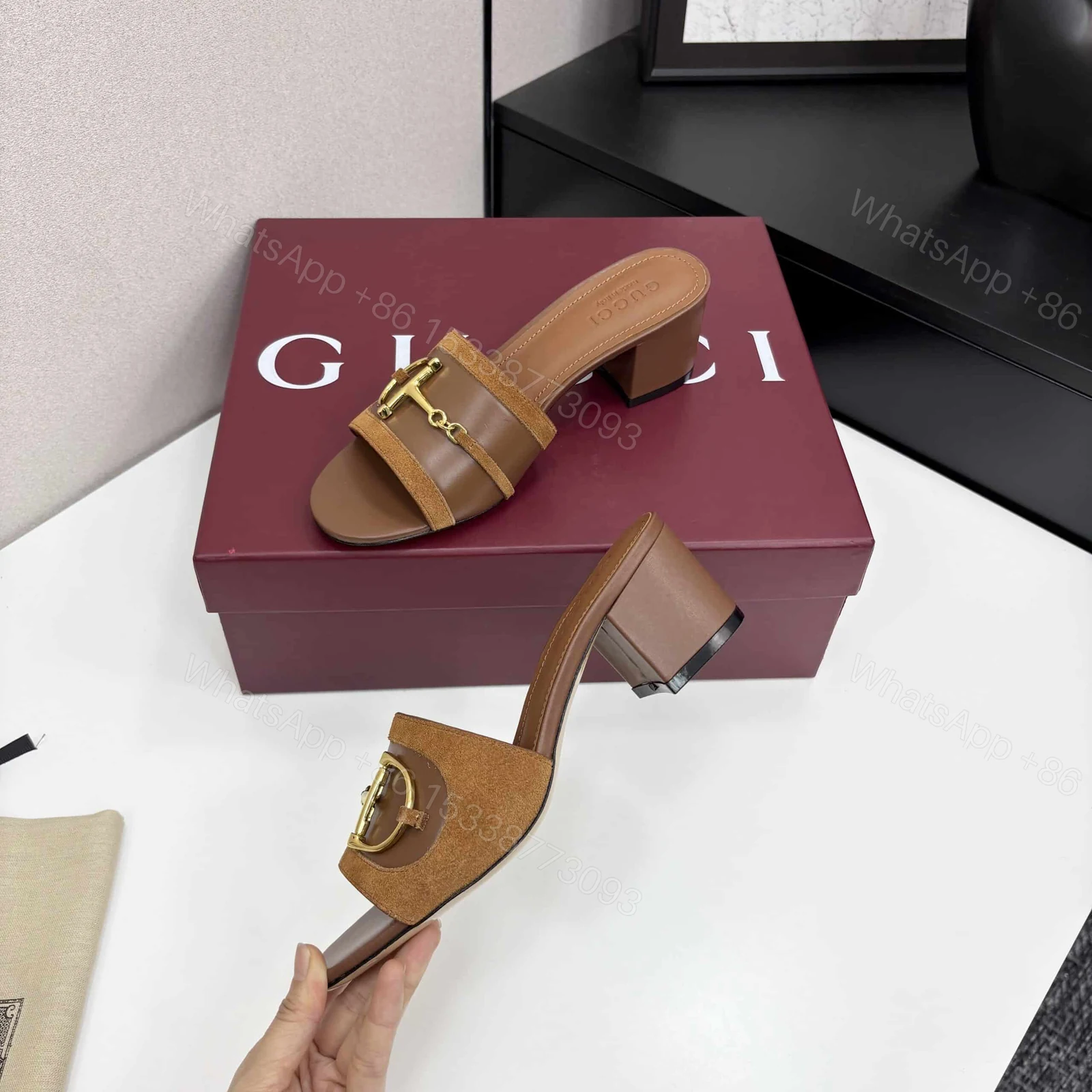 View 4 of GUCCI WOMEN’S SLIDE SANDAL WITH HORSEBIT LIGHT BROWN ‎834421 AAEXM 2718