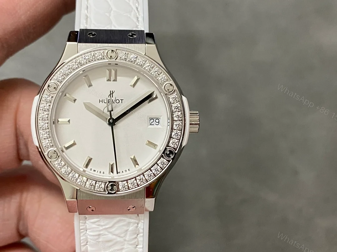 Hublot Classic Fusion Ladies Replica 33MM Premium Diamond Bezel White Leather Strap Edition RG-HUBLOT-FUSION-LADIES-33 — view 1