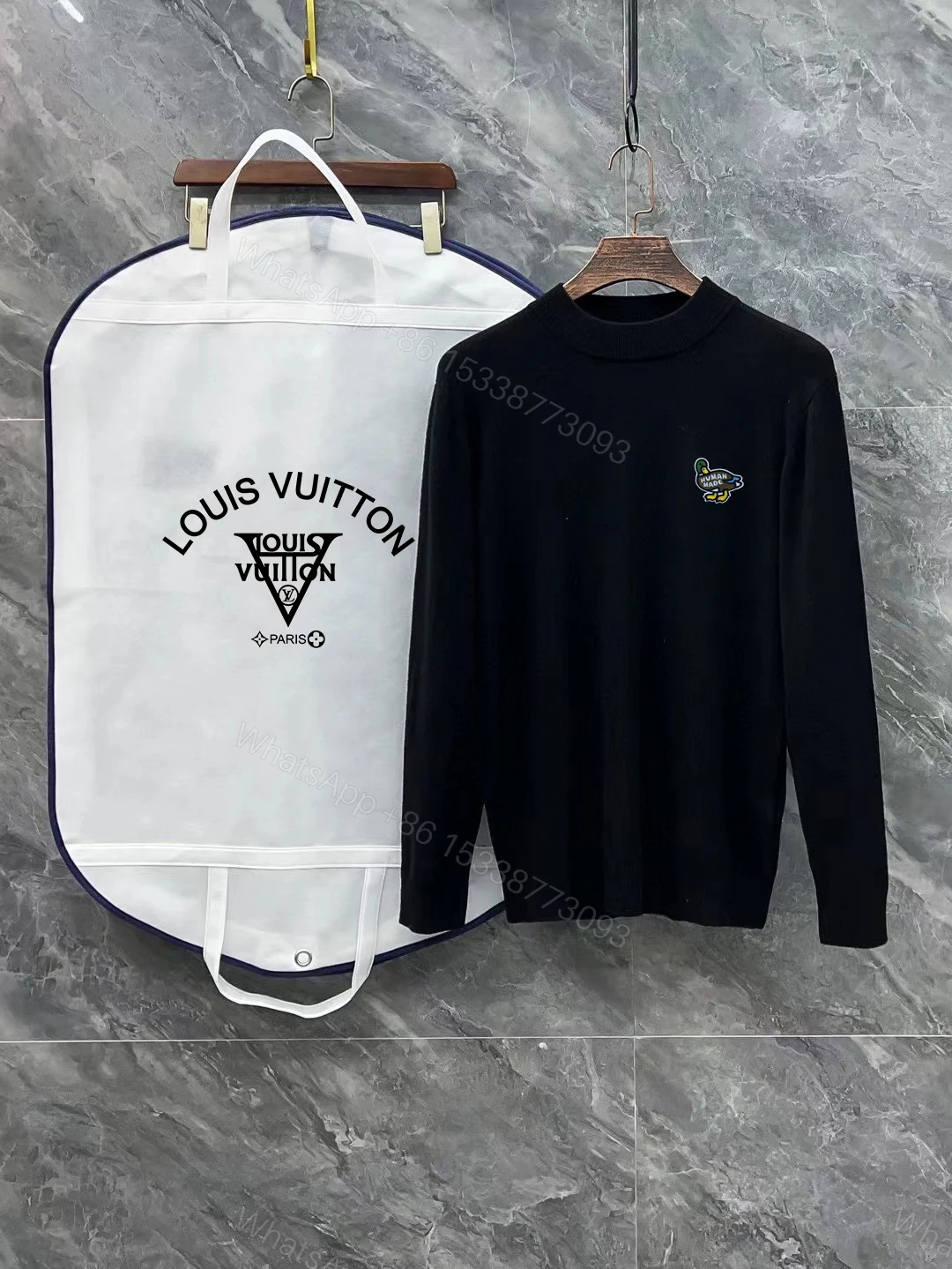 LV A貨黑色針織上衣男款 小圖案設計 質感秋冬首選 — view 1