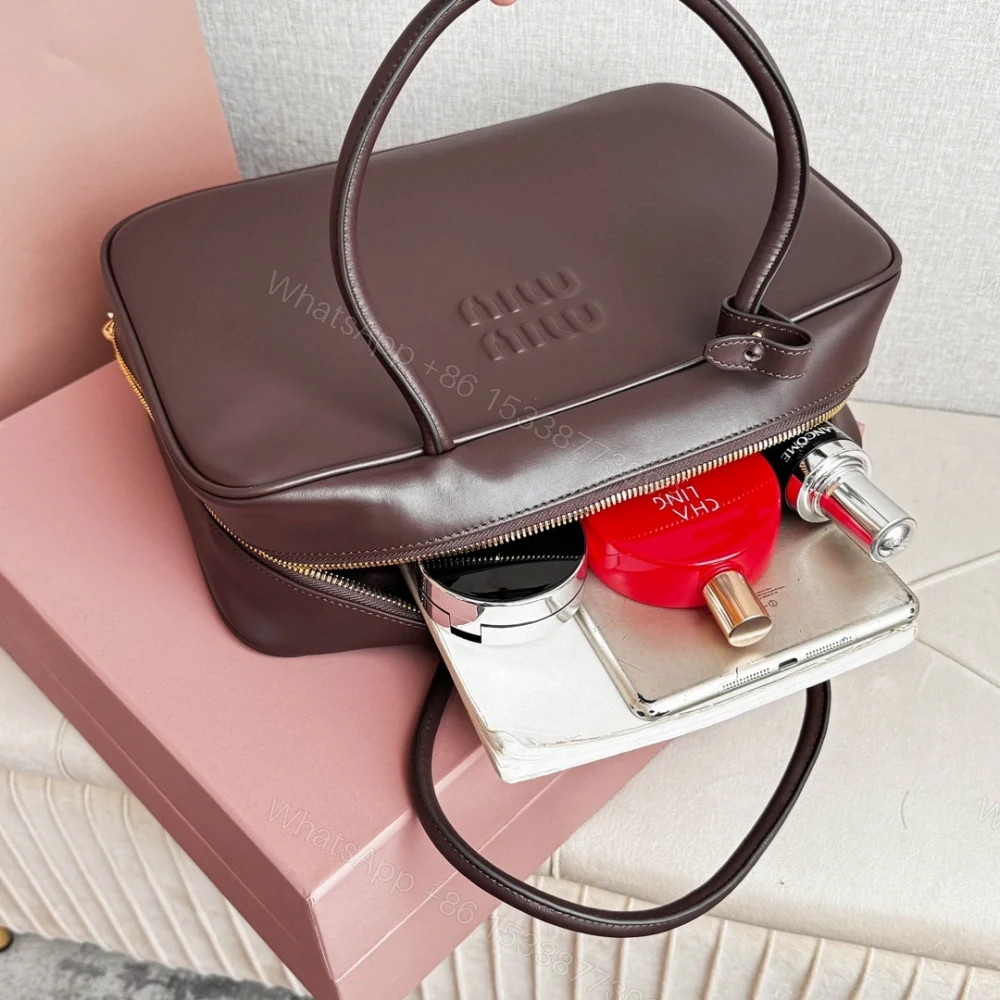 View 13 of 高仿miumiu*5BB17長肩帶公文包木色免檢版