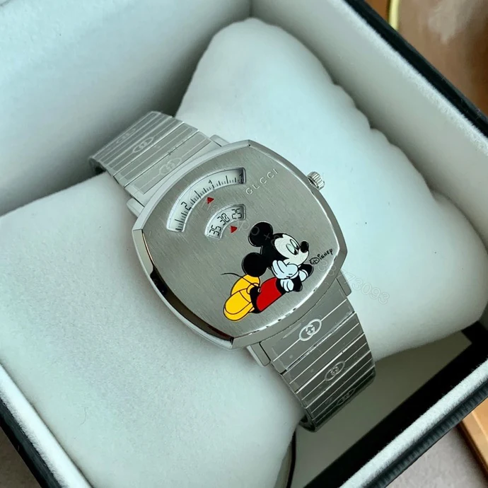 Gucci Grip Disney 米奇聯名精鋼腕錶 銀色鋼帶款 — view 1