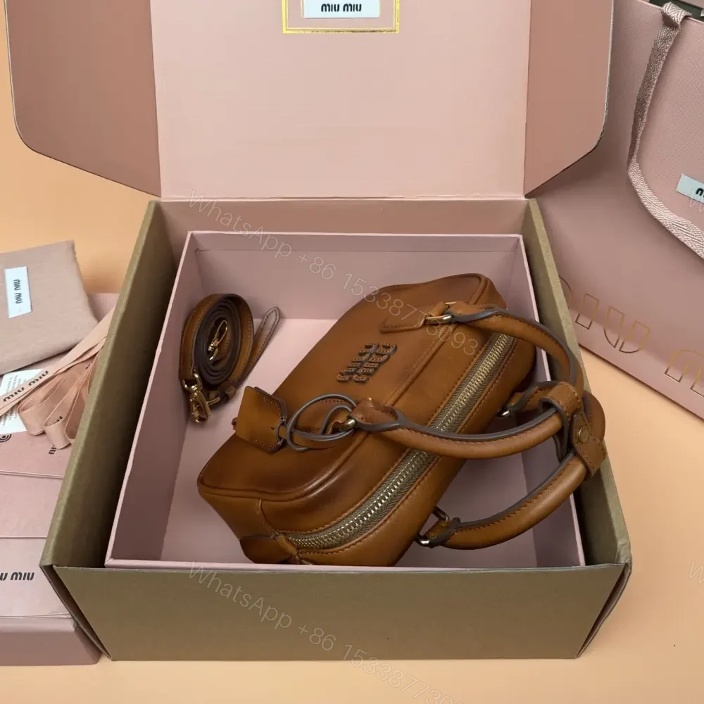 View 4 of 高仿miumiu*Arcadie系列5BB123秀款保齡球手提包復古棕免檢版