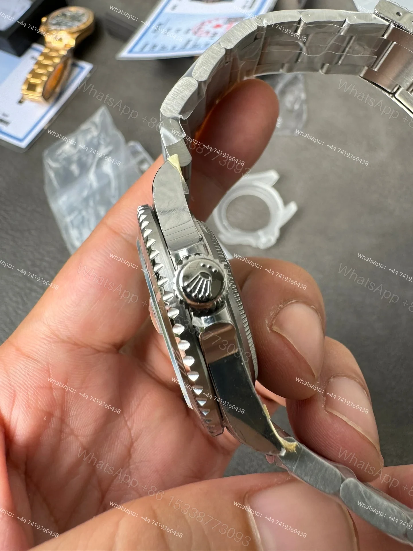 View 7 of Rolex Submariner 16610LV Kermit 1:1 Replica – Green Bezel Black Dial 3135 Movement 40mm Super Clone