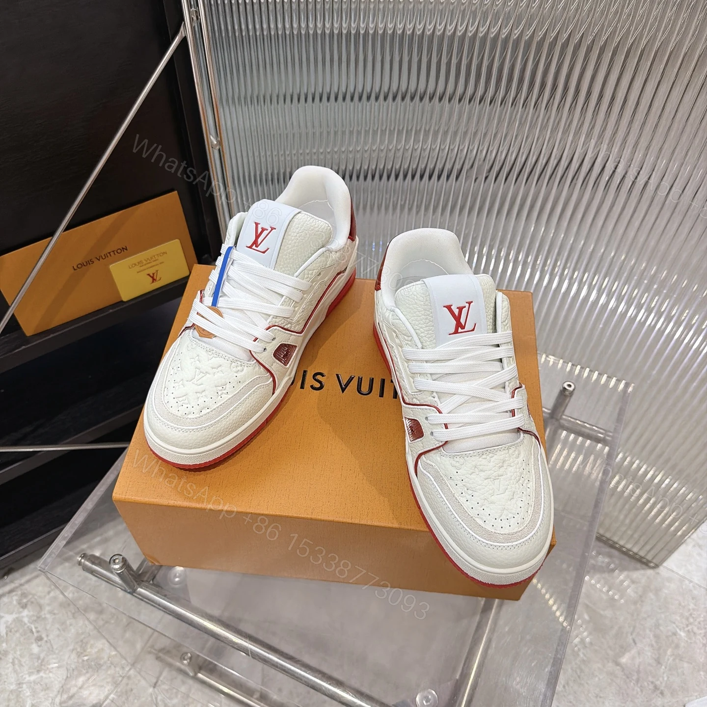 LV 原單 Trainer 白紅配色低筒運動鞋 潮流休閒鞋款 — view 1