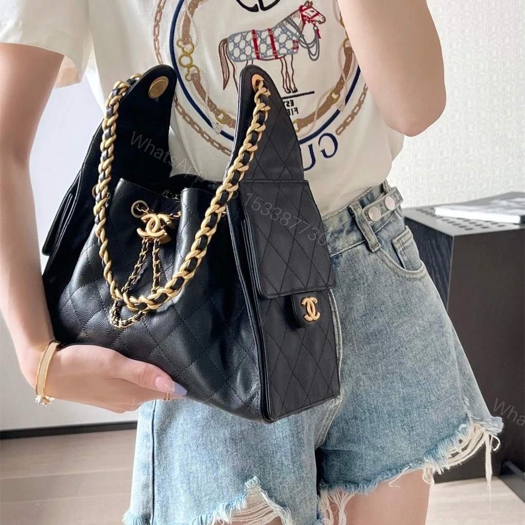 View 20 of 高仿Chanel*25P系列AS5293小牛皮腋下單肩包小號黑色免檢版