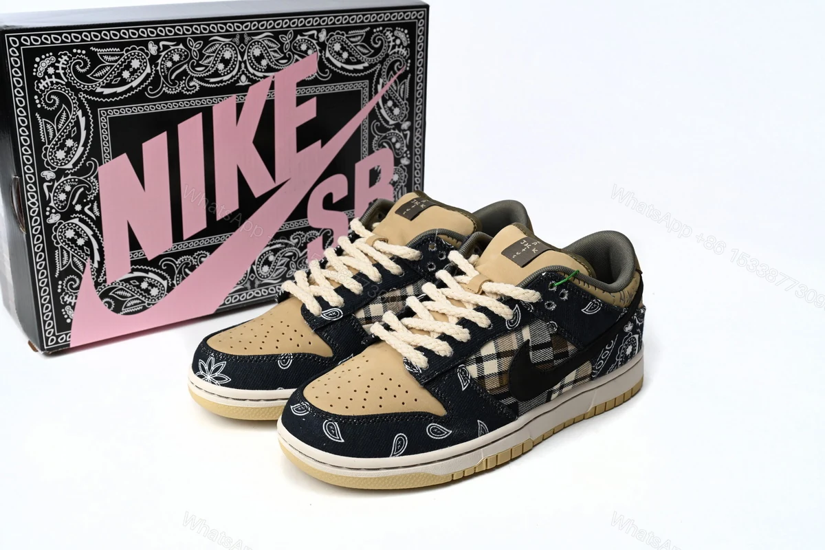 Dope Sneakers Travis Scott x Nike SB Dunk Low CT5053-001 — view 2