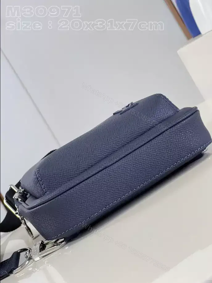 View 8 of LOUIS VUITTON AVENUE SLINGBAG NM – LBV416