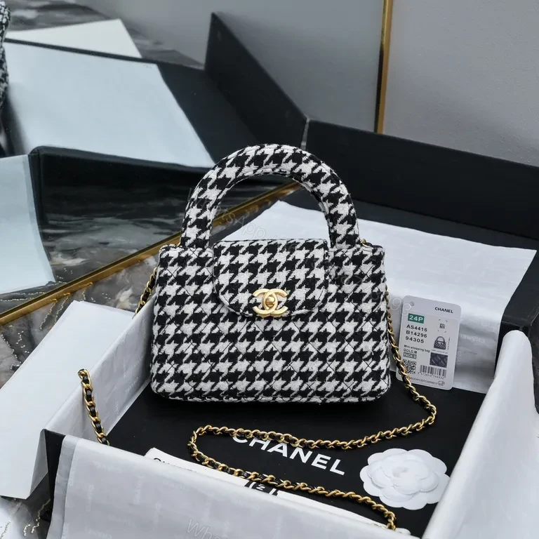 Chanel-Inspired Houndstooth Mini Bag: Luxe Everyday Charm — view 1