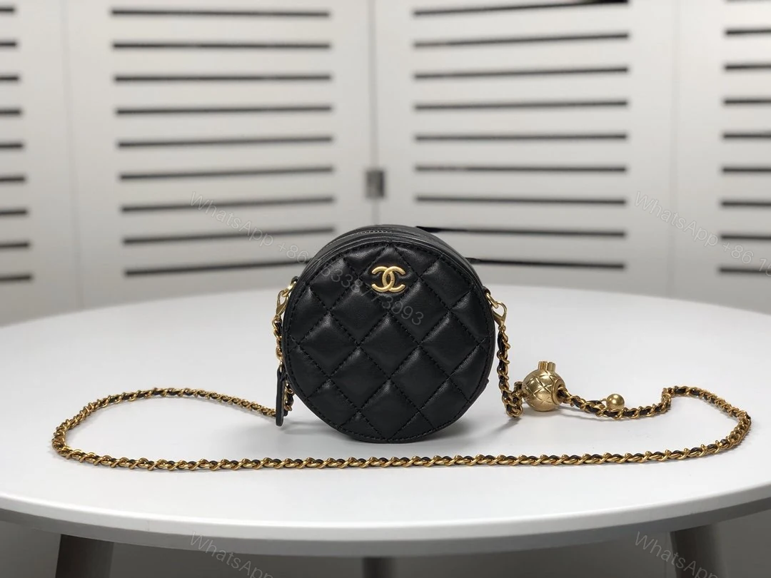 Chanel Clutch with Chain Black — view 1