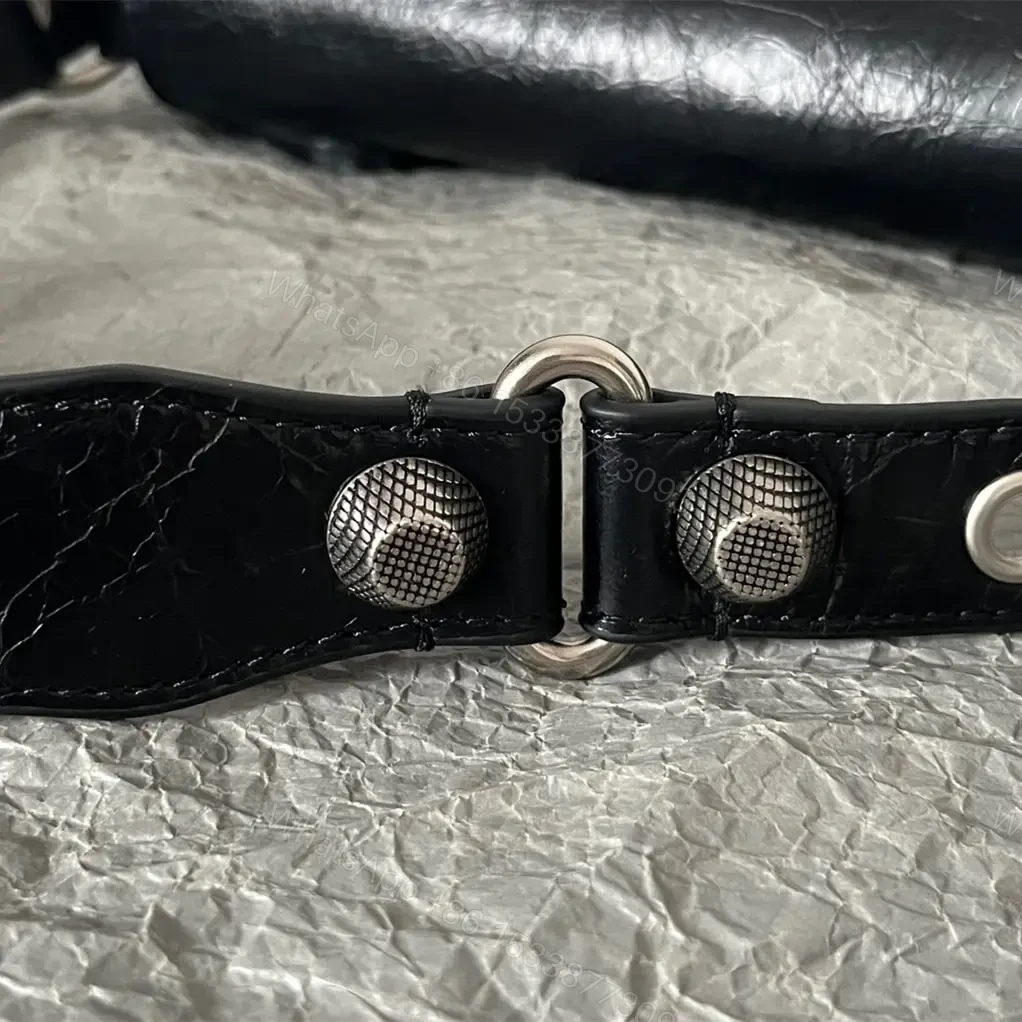 View 15 of 高仿Balenciaga*LeCagole2024新款法棍包黑色S