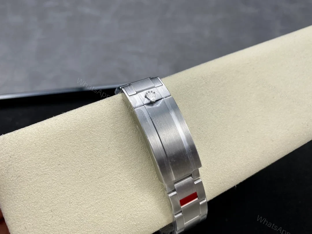 View 8 of Rolex Submariner Super Clone VS V3 No-Date 41 Stainless Steel Black Cerachrom 124060-0001