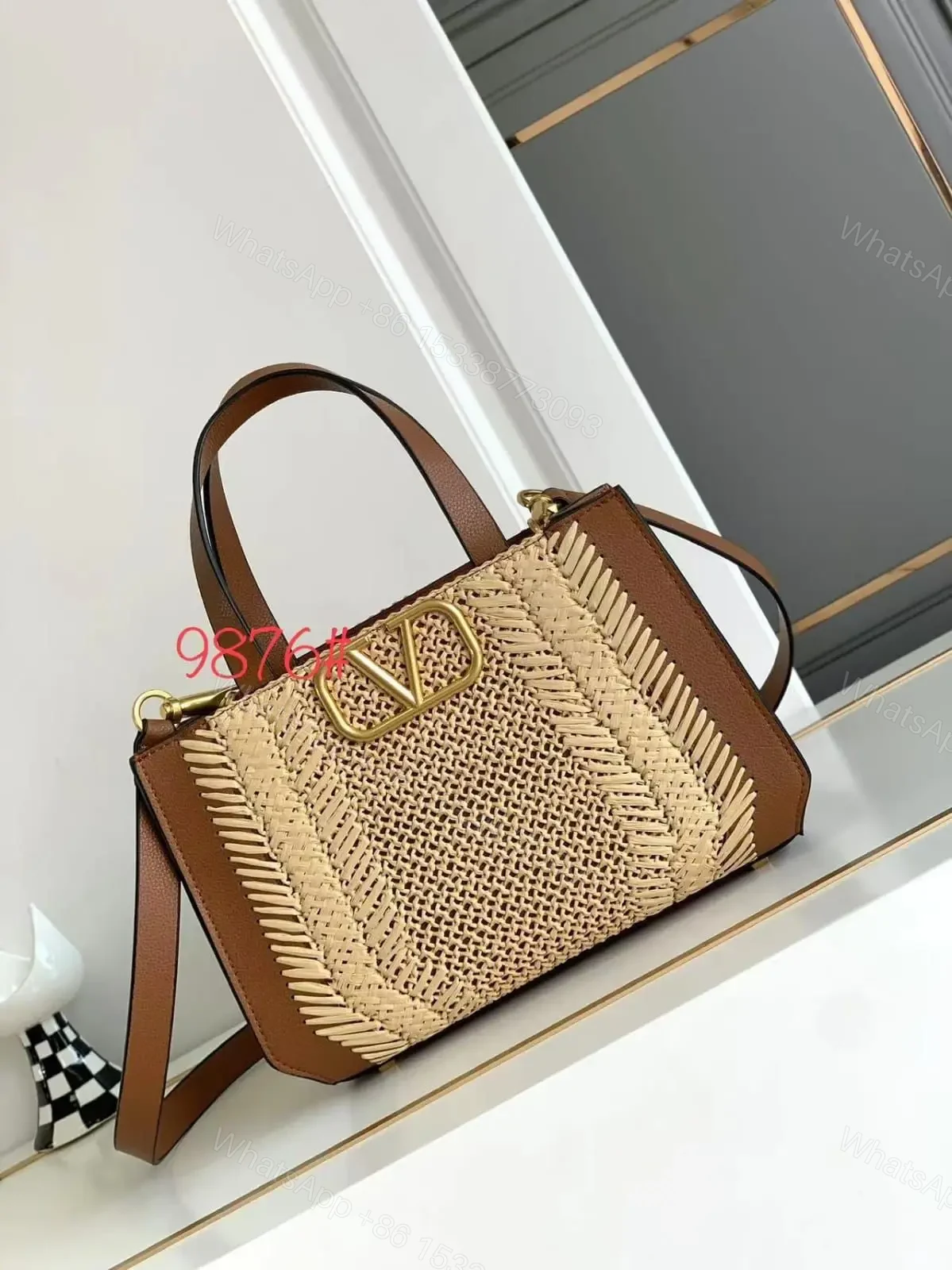 VALENTINO 28CM — view 1