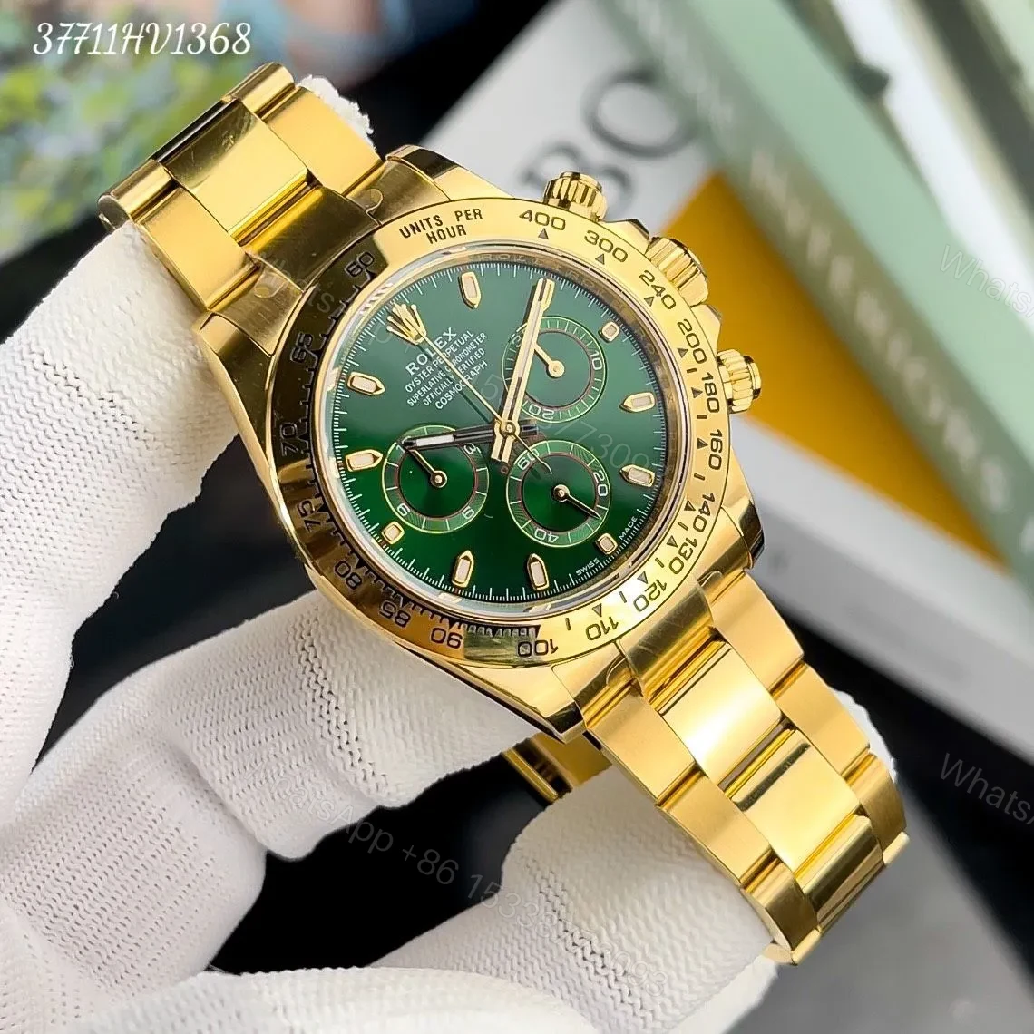 View 2 of Replica Rolex Daytona Green Dial 1454244
