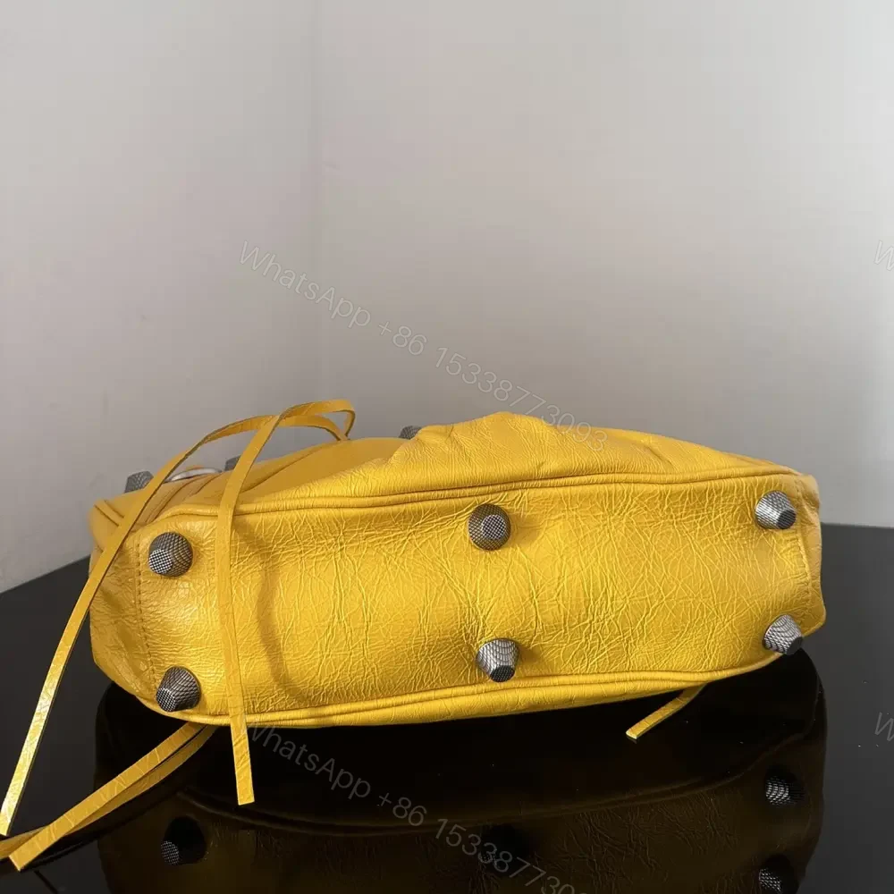 View 7 of 高仿Balenciaga*LeCagole系列餃子包黃色S