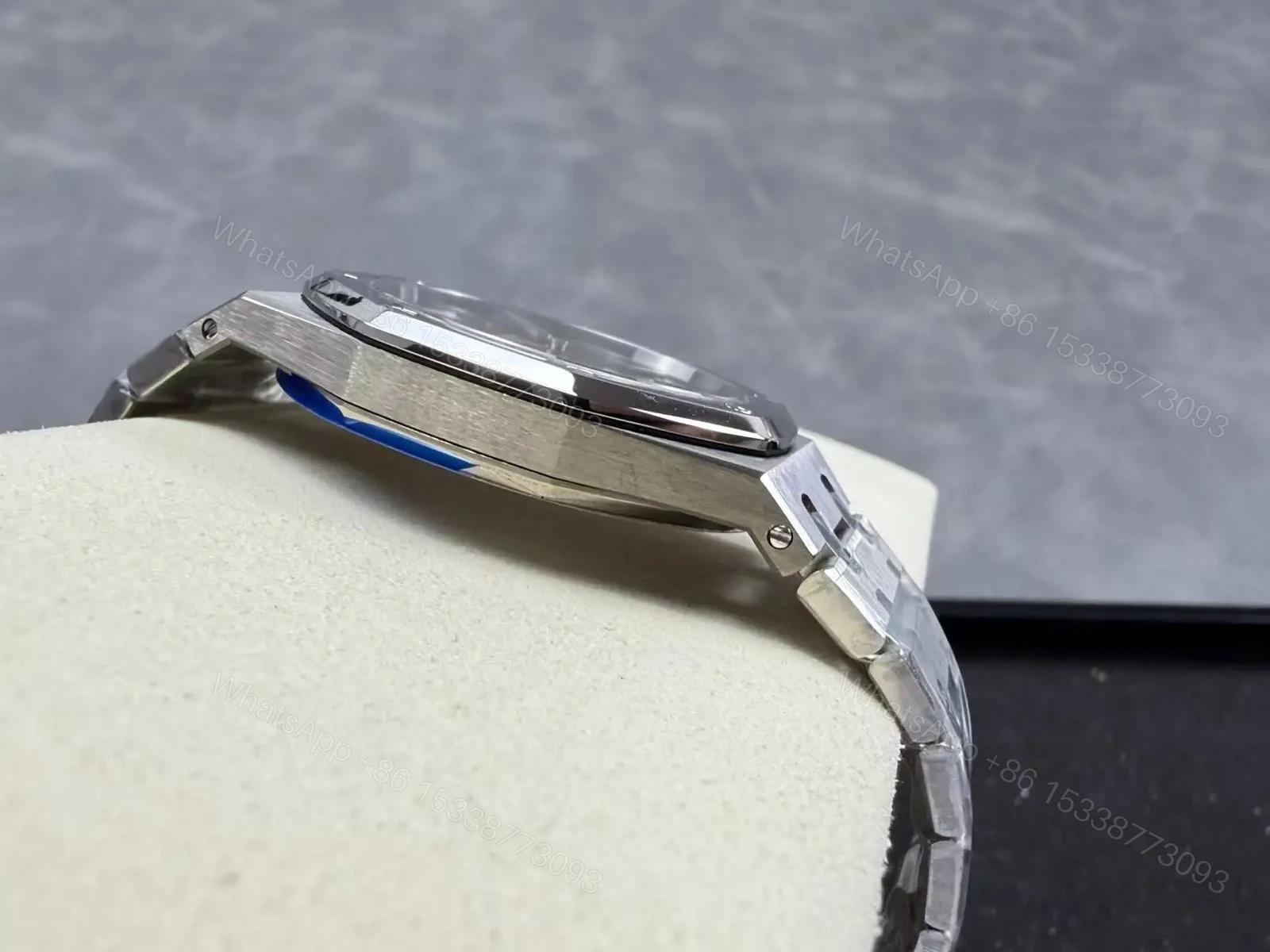 View 11 of Replica Audemars Piguet Royal Oak Jumbo Extra-Thin Red Dial