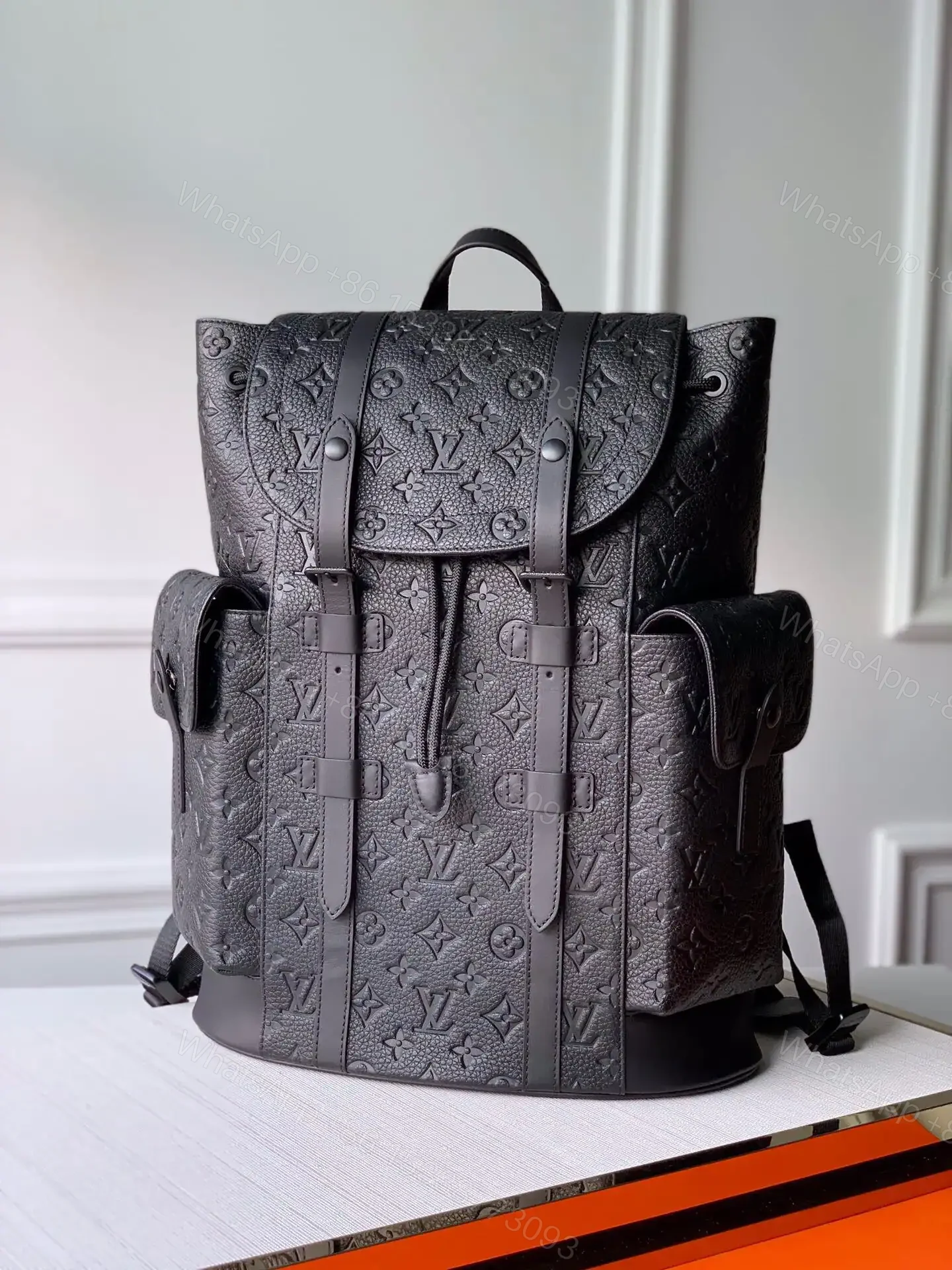 View 2 of LOUIS VUITTON CHRISTOPHER MM – LBV373
