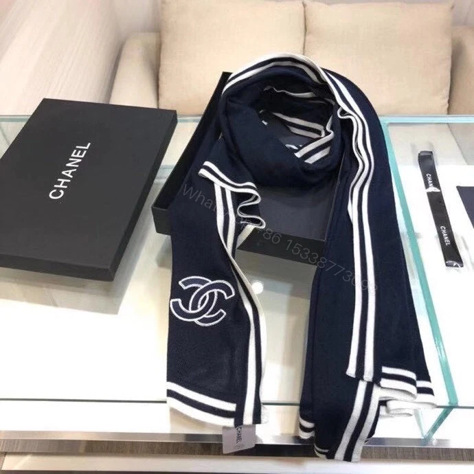 View 5 of EN – Luxury CHL Scarf 004