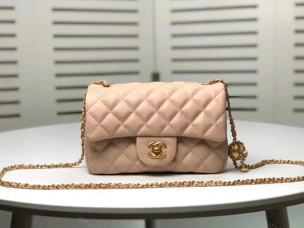CHANEL — view 1