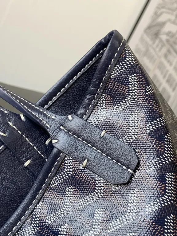 View 2 of Structured Elegance Day Tote: Geometric Pattern, Durable Luxe Bag