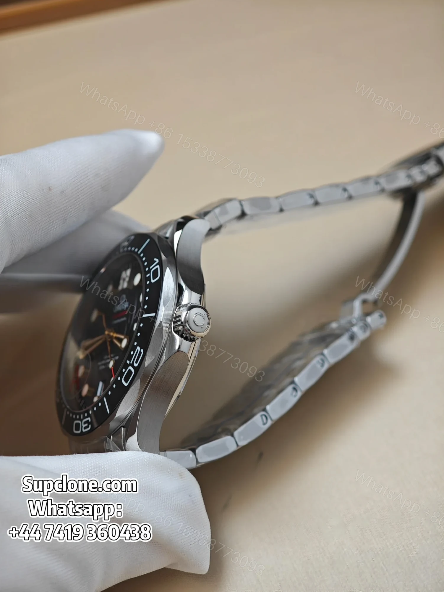 View 20 of Omega Super Clone Seamaster Diver 300M James Bond 210.22.42.20.01.003 42mm