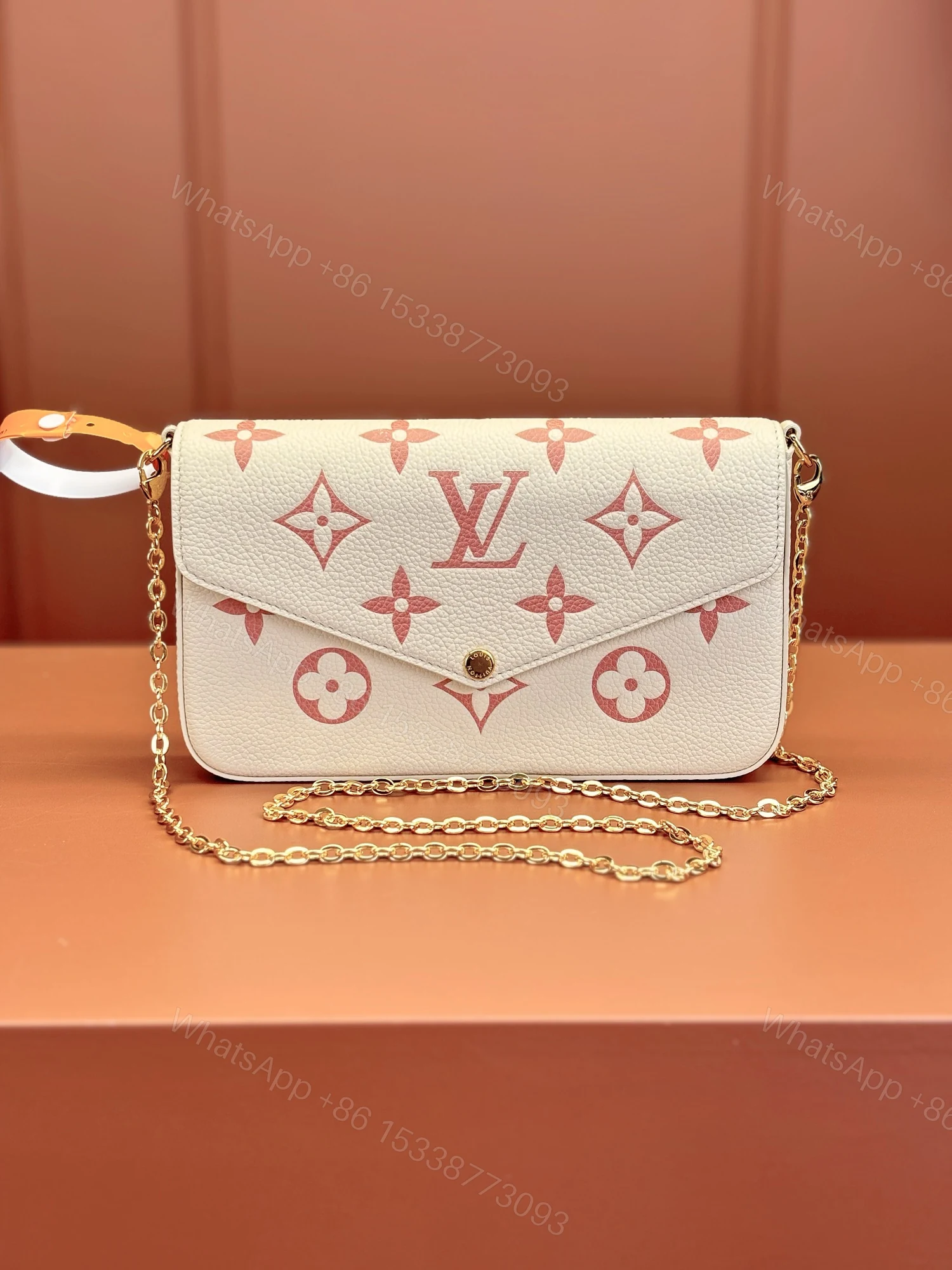 LV 一比一白粉Monogram鍊條肩背包 M82047 氣質百搭款 — view 1
