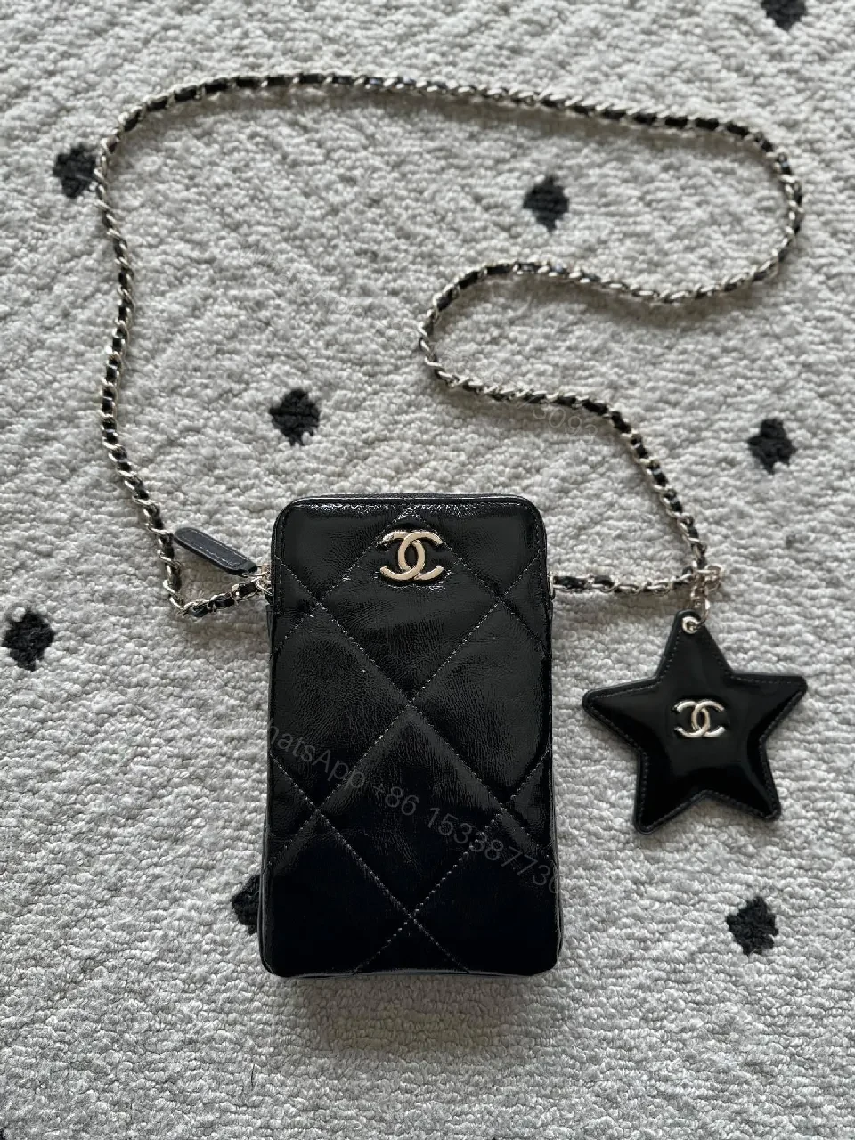 Chic Quilted Crossbody: Luxe, Compact, versatile carryall — view 1
