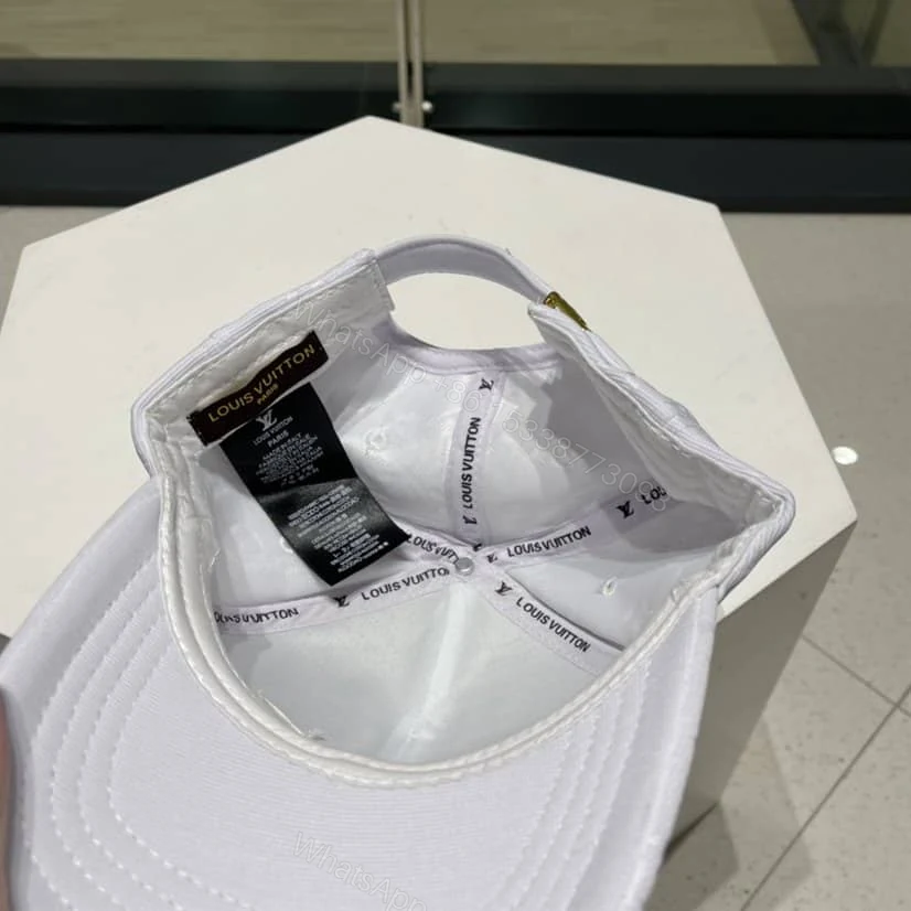 View 4 of Louis Vuitton Cap – LHC17