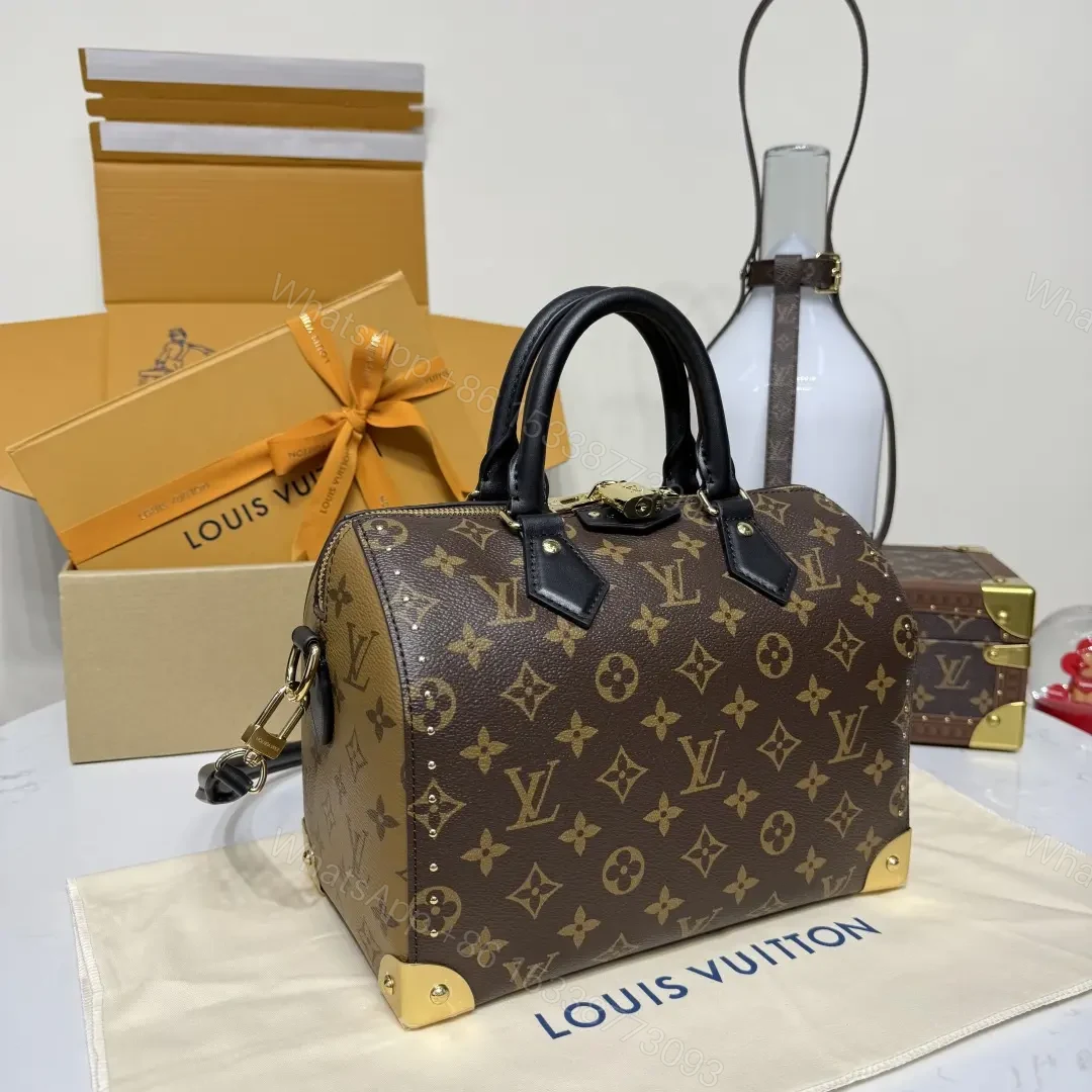 View 2 of Louis Vuitton Speedy Bandoulière Monogram canvas
