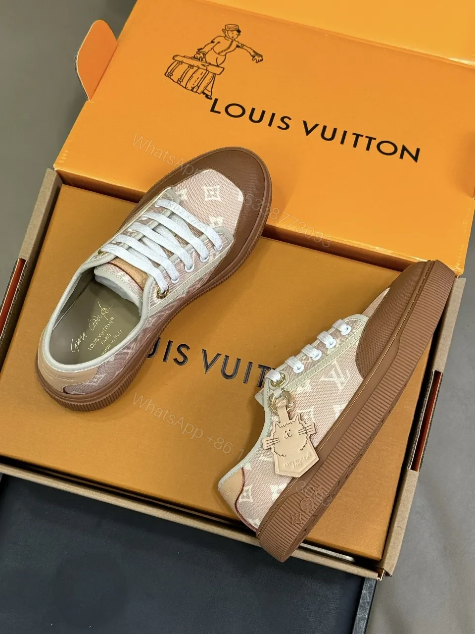 View 7 of Soft-Textured City Walk Sneakers: Modern Comfort Journey