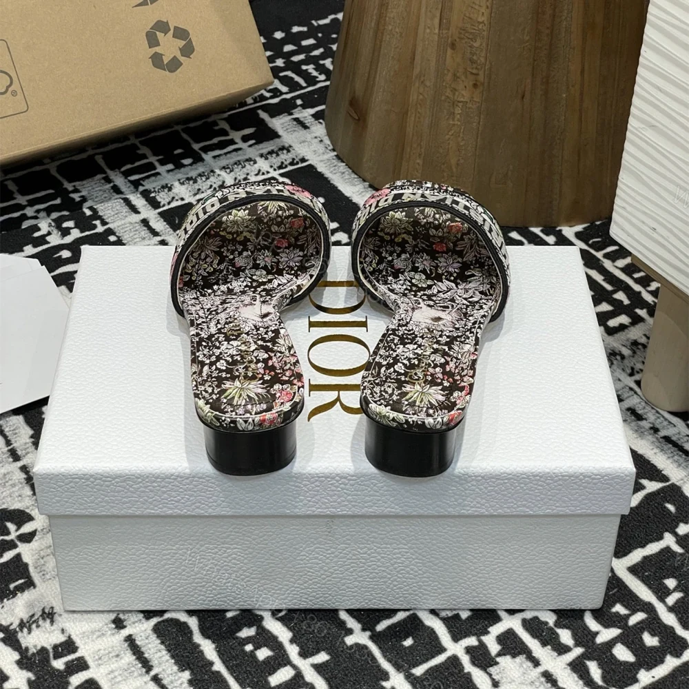 View 9 of 高仿Dior*Dway系列KCO223圓頭套腳拖鞋短踭黑色彩花免檢版