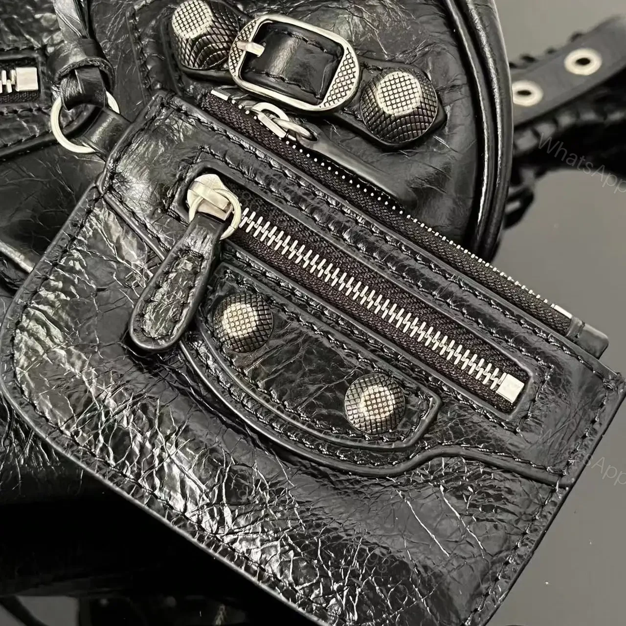 View 16 of 高仿Balenciaga*LeCagole朋克單肩包黑色S