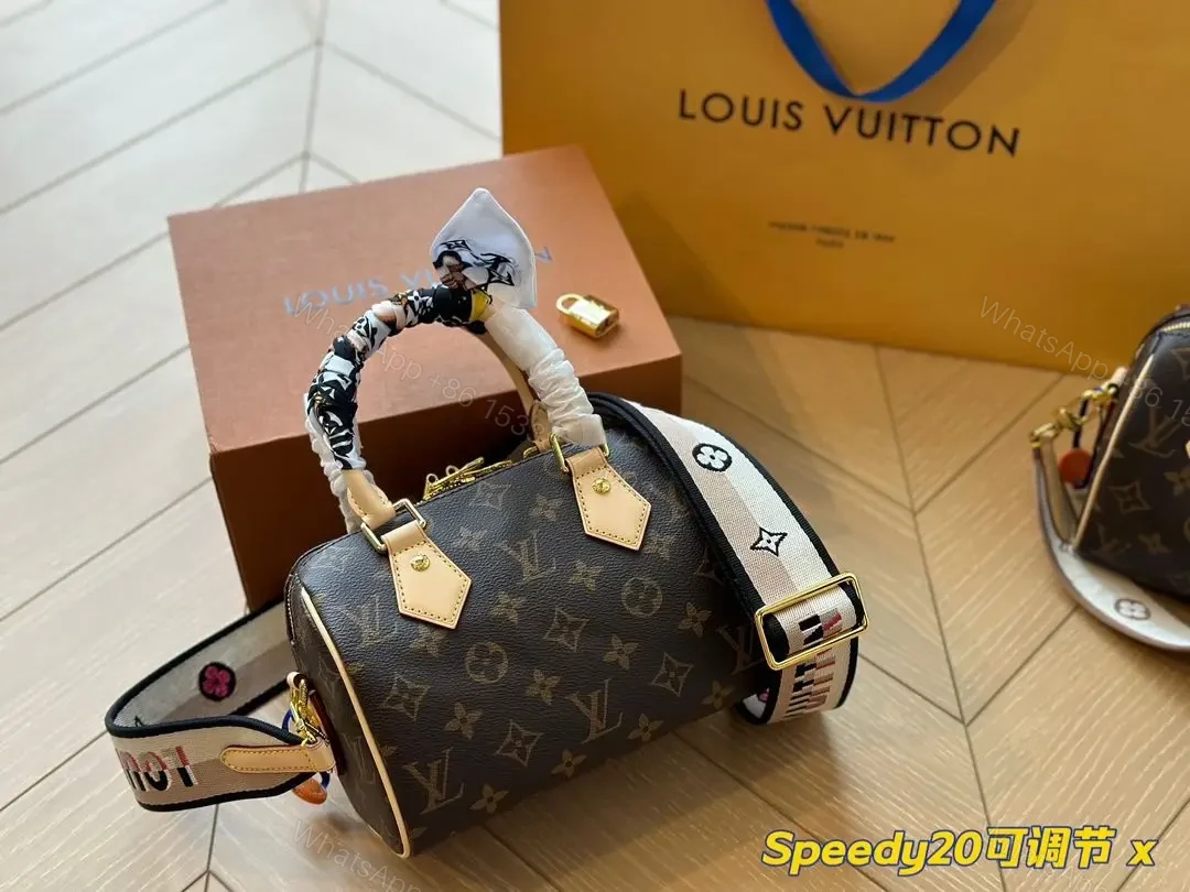 LOUIS VUITTON — view 1