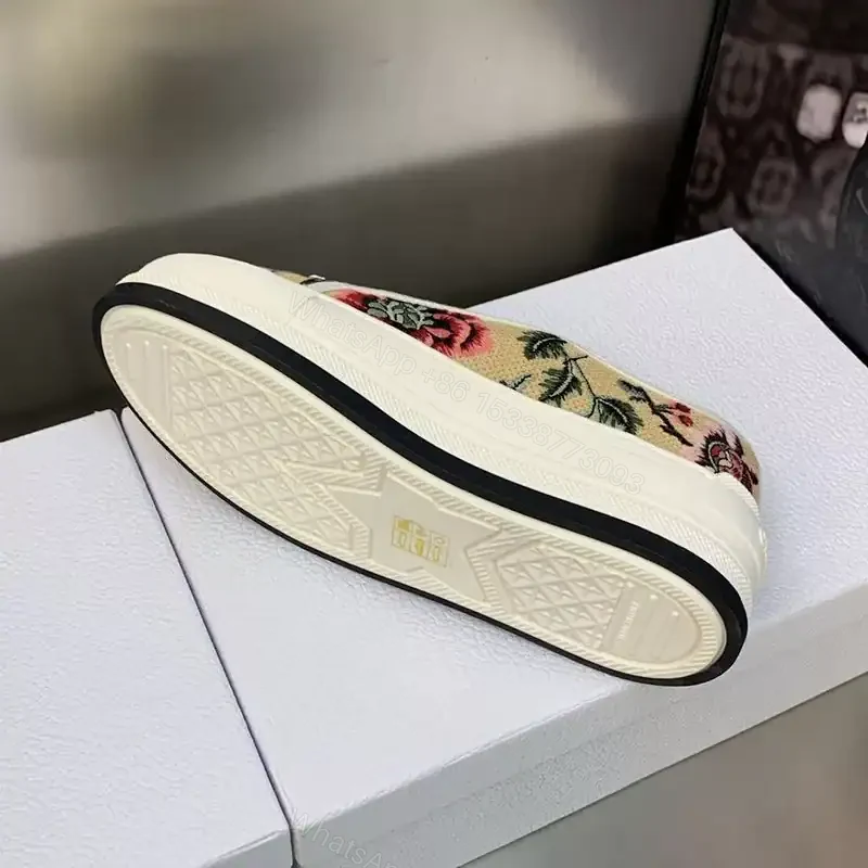 View 4 of WALK’N’DIOR PLATFORM SNEAKERS UNISEX PETITES FLEURS EMBROIDERED WHITE – CD189