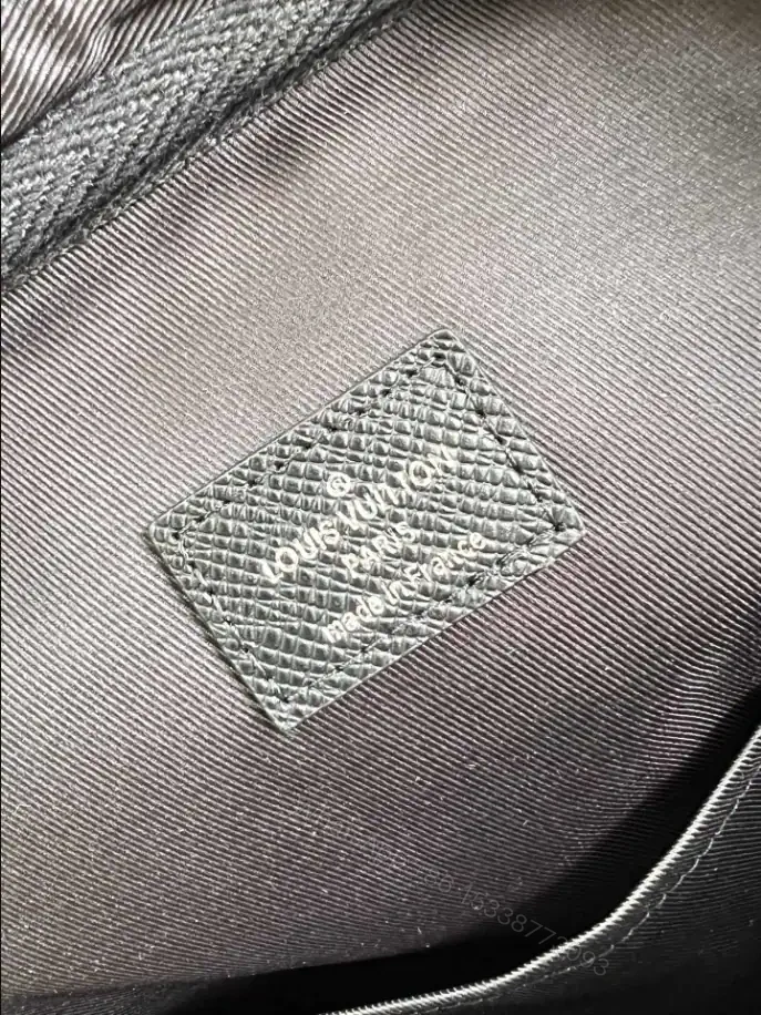 View 3 of LOUIS VUITTON AVENUE SLINGBAG – LBV417