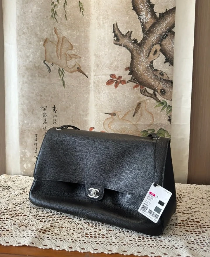 Chanel Replica Maxi Flap Black Bag 6233 — view 1