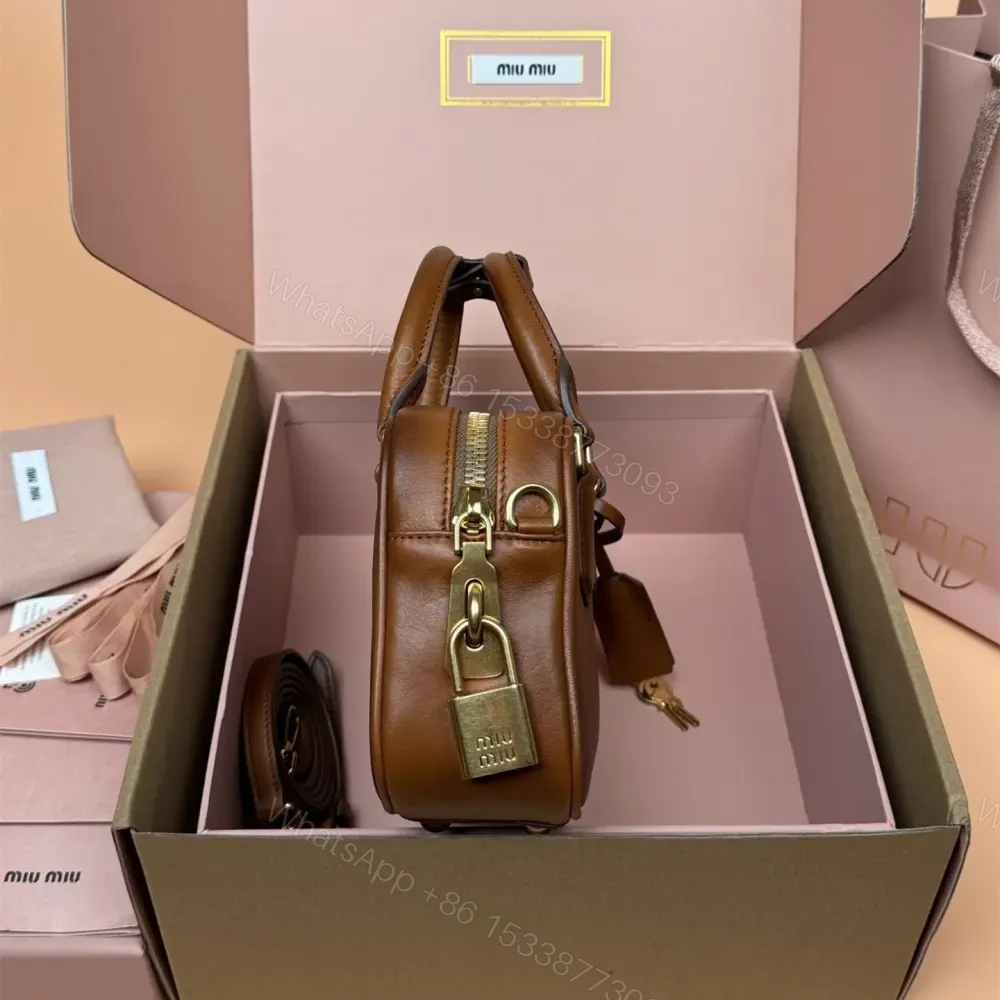 View 3 of 高仿miumiu*Arcadie系列5BB123秀款保齡球手提包復古棕免檢版