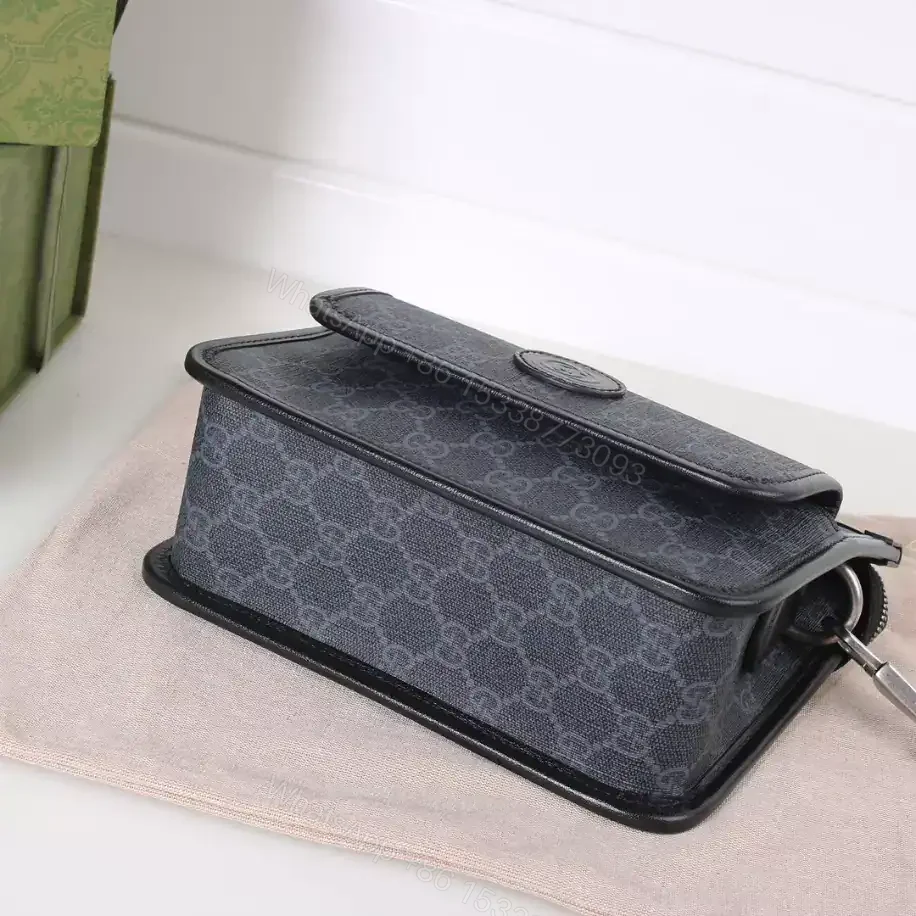 View 9 of MESSENGER BAG WITH INTERLOCKING G – GBC064