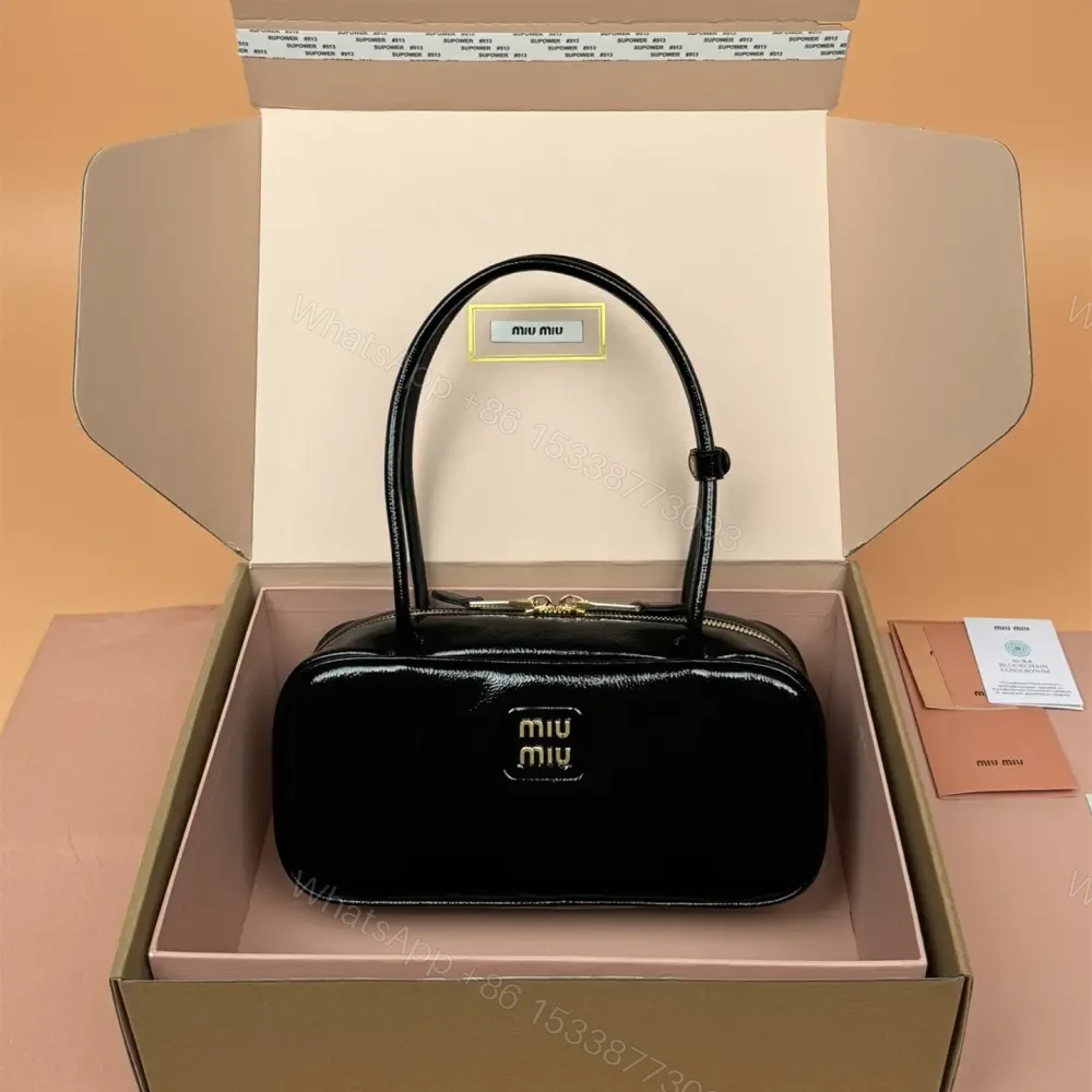 高仿miumiu*Beau系列5BB173漆面羊皮手提包黑色免檢版 — view 1