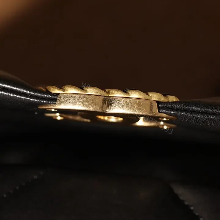View 11 of 高仿Chanel*19Bag系列小羊皮口蓋包黑色XS免檢版