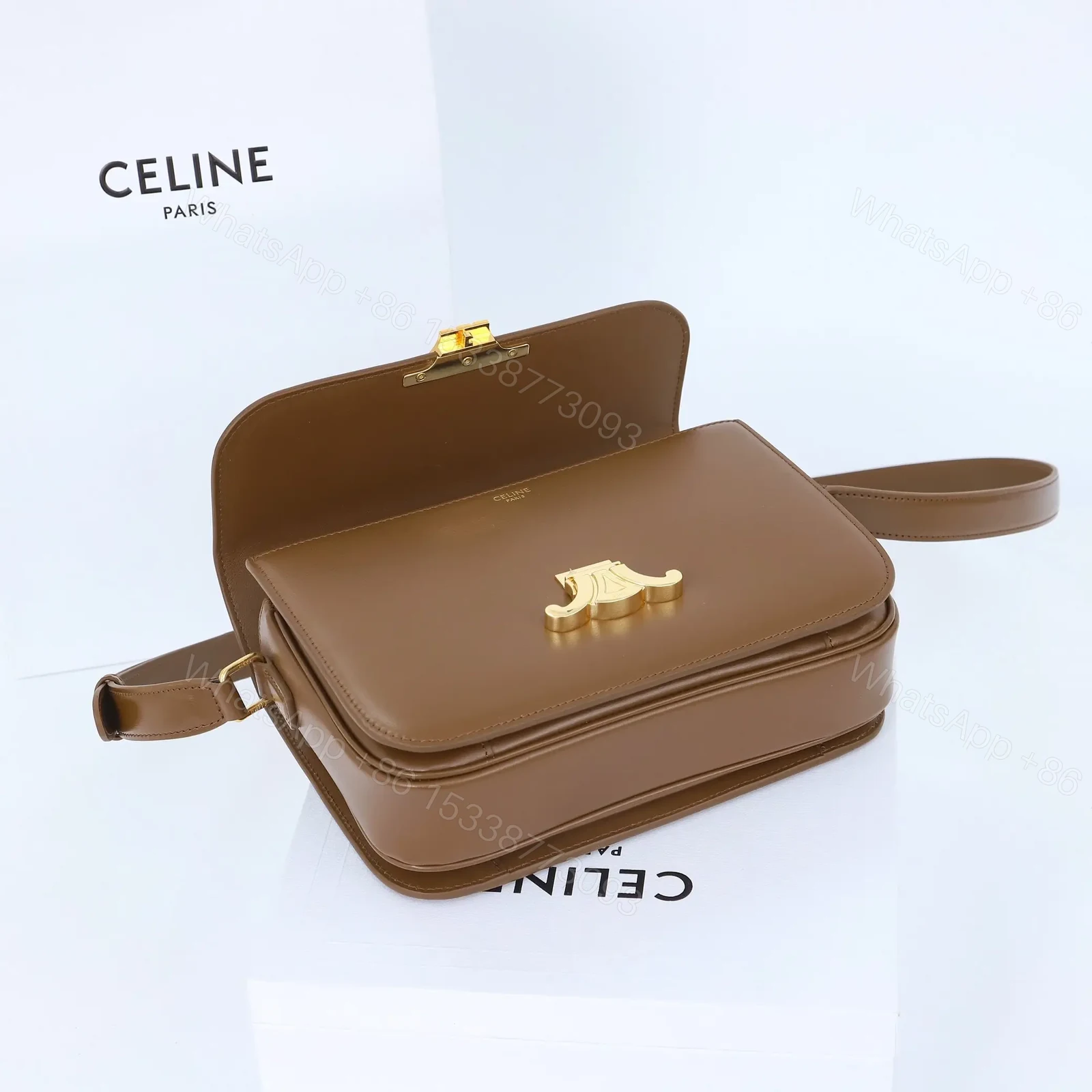 View 8 of 高仿Celine*Triomphe系列手袋187363棕色中號免檢版