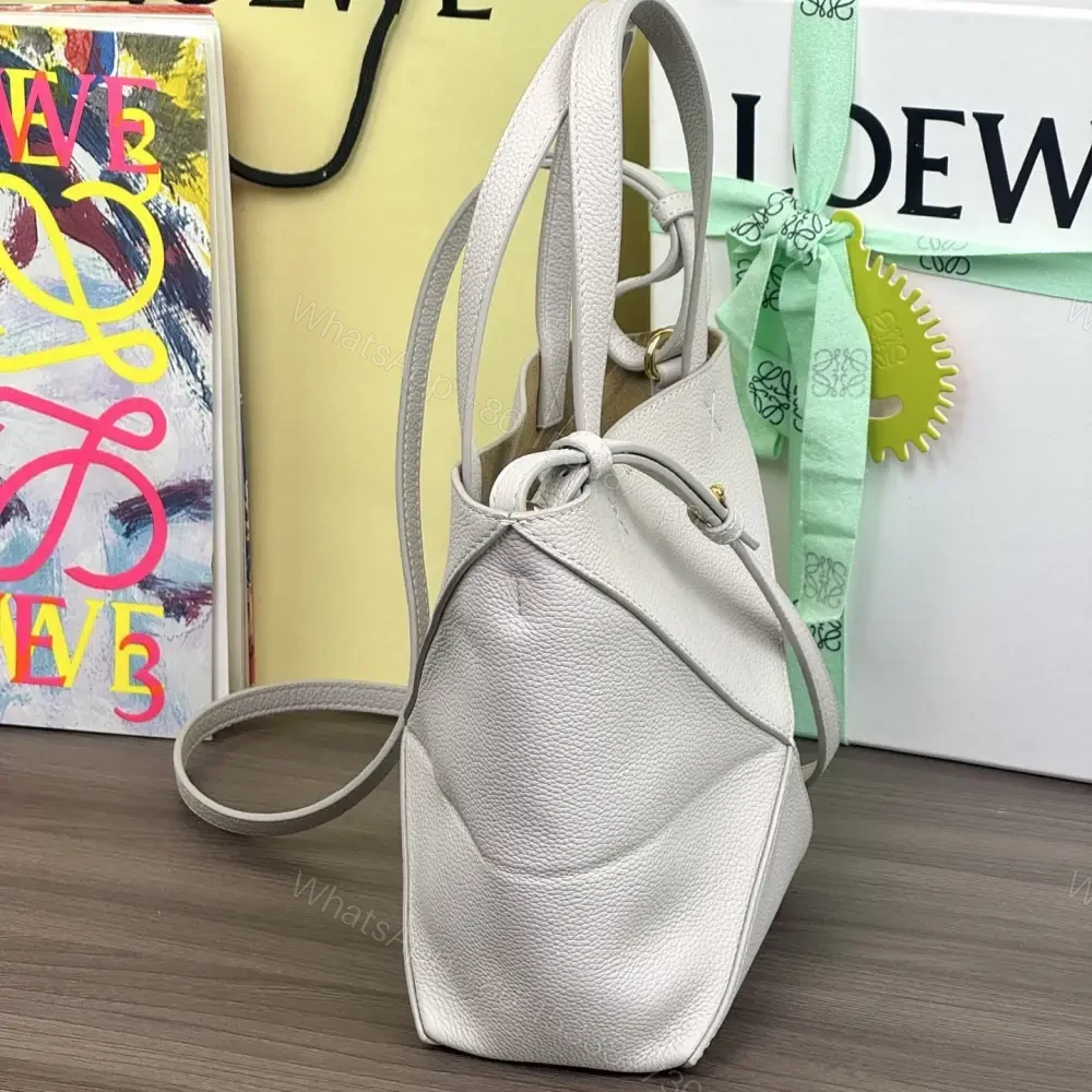View 3 of 高仿Loewe*Fold系列1769小牛皮Tote手袋米灰色Mini免檢版