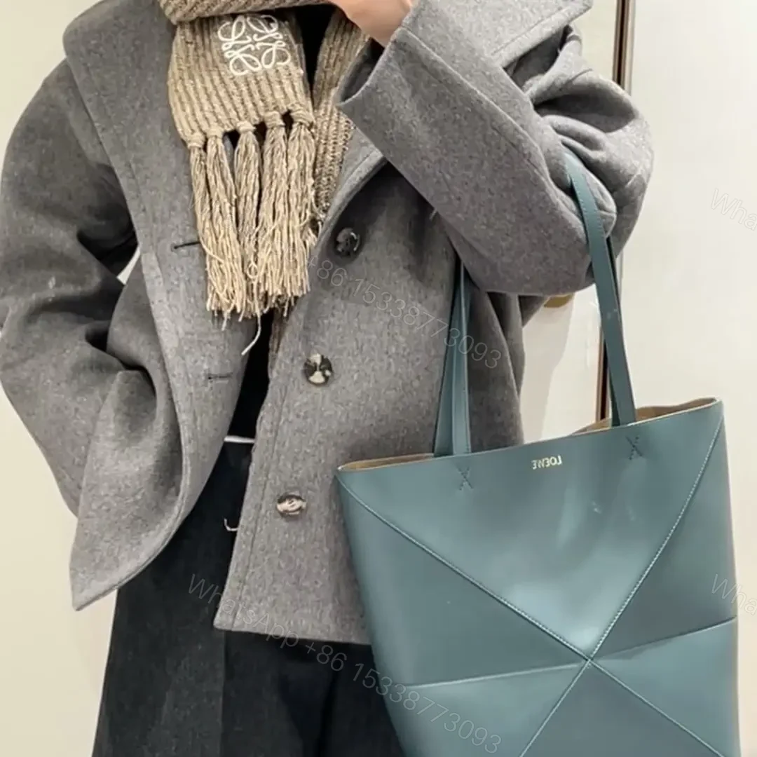 View 17 of 高仿Loewe*Fold系列4535小牛皮Tote手袋綠色中號免檢版