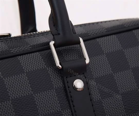 View 4 of LOUIS VUITTON PORTE-DOCUMENTS VOYAGE PM – LBV334