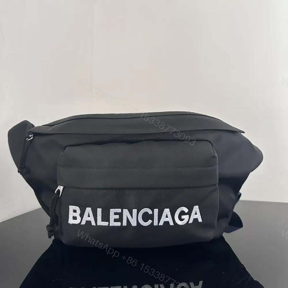 高仿BalenciagaWheelBeltpack系列尼龍胸包黑白色 — view 1