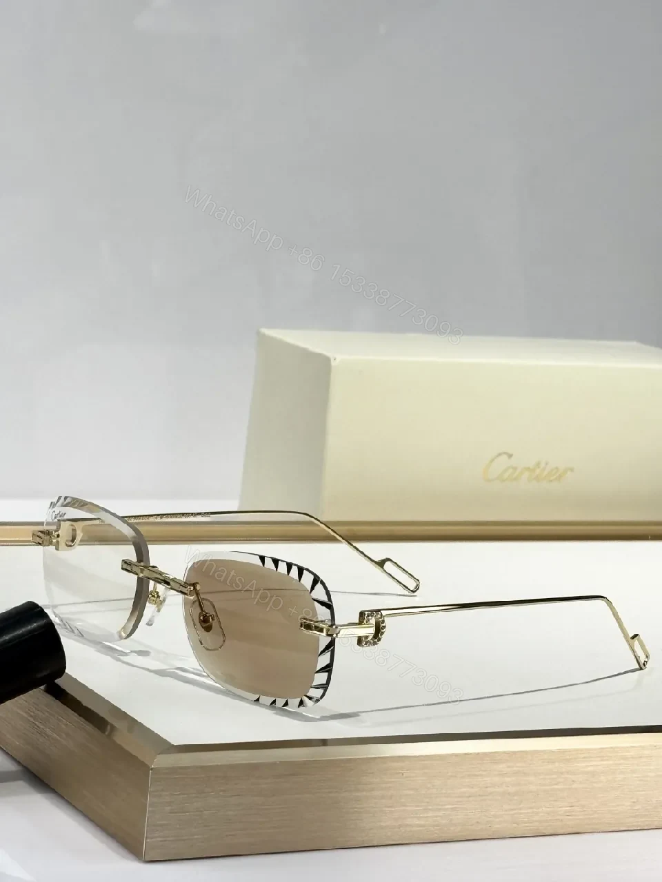 Intricate Rimless Sunglasses: Luxe Metal, Gradient Lenses, Edge Detailing — view 1
