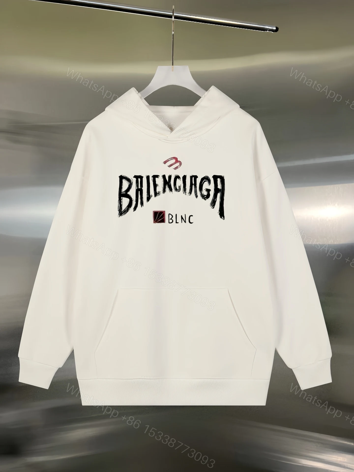 Balenciaga白色綠波巴黎Logo高仿連帽衛衣,簡約潮流首選 — view 1